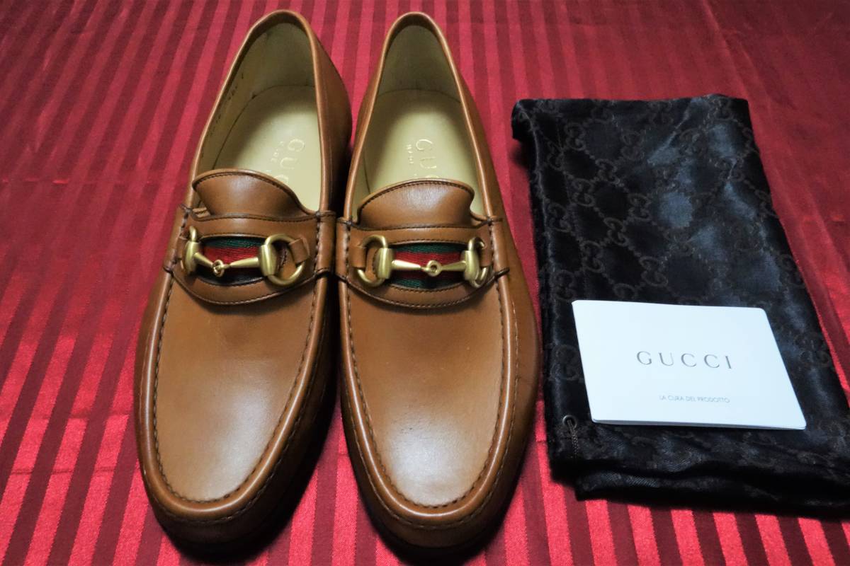 定価10．5万円↑ 未使用展示品 グッチ シェリーラインローファー 