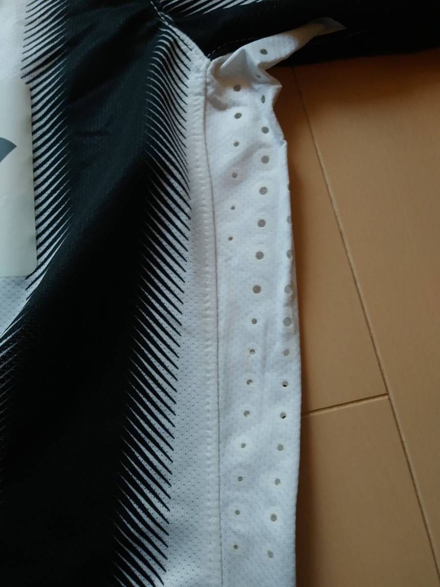 ユベントス Juventus Home ユニフォームショップ O.K.A Away ＆ 2011-2012 SIZE サッカーユニフォーム メンズ ユニフォーム ホワイト×ブラック XL L メルカリ