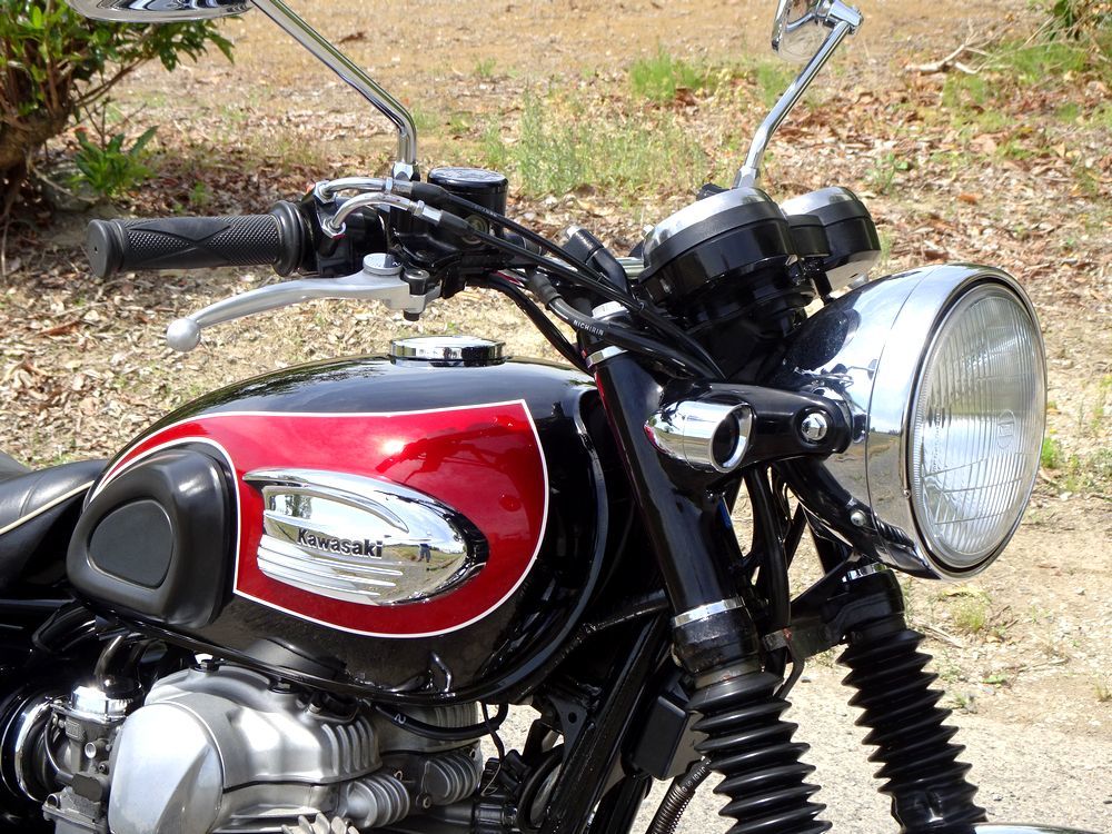 カワサキ W650 W650 中古・新車バイク カワサキ伝統のバーチカル