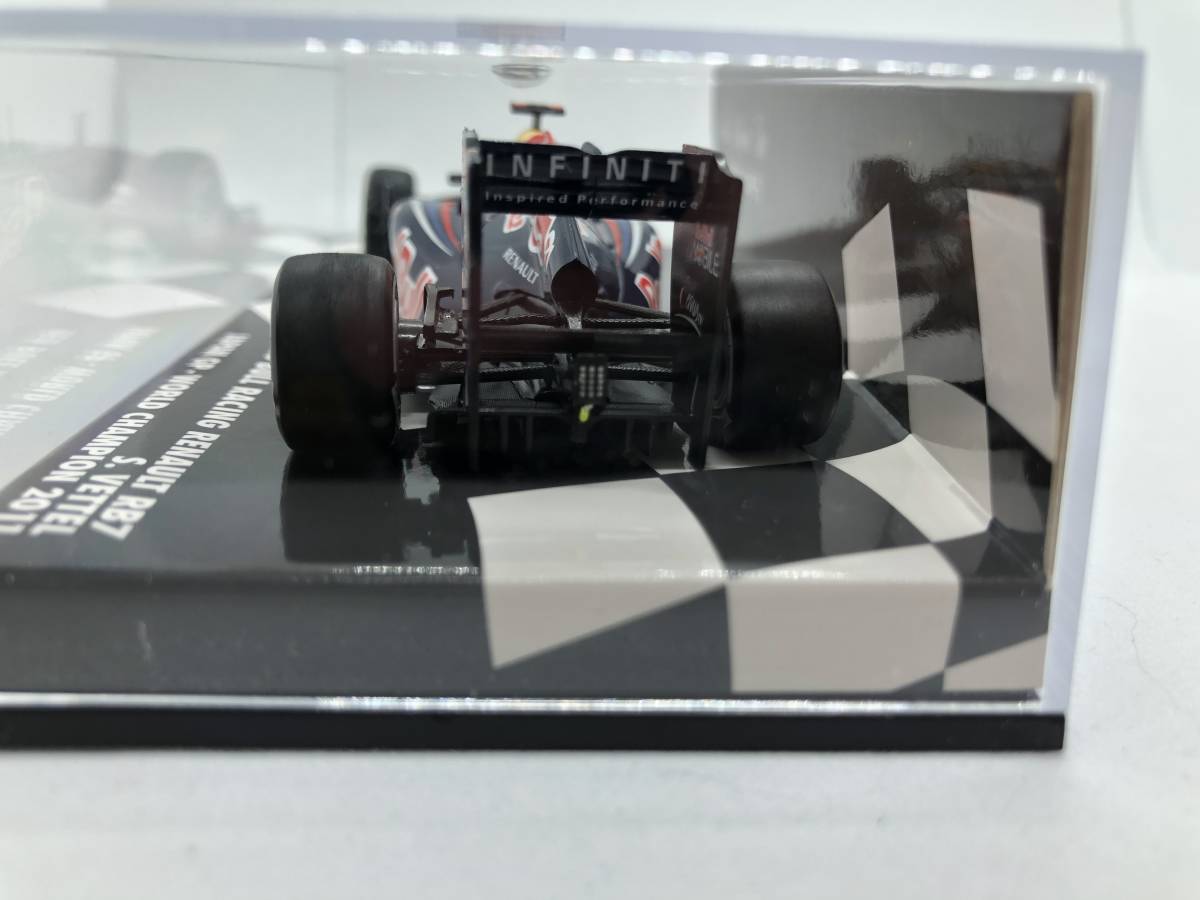 ミニチャンプス 1/43 レッドブル ルノー RB7 S.ベッテル 日本GP