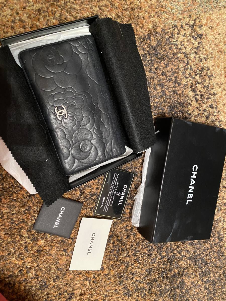カード付属 シャネル カメリア ラムスキン ココマーク 二つ折り 長財布 本物正規品CHANEL シャネル カメリア 二つ折り長財布 ココマーク