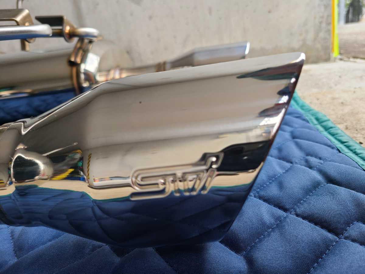 レヴォーグ　STIパフォーマンスマフラー　SM4 