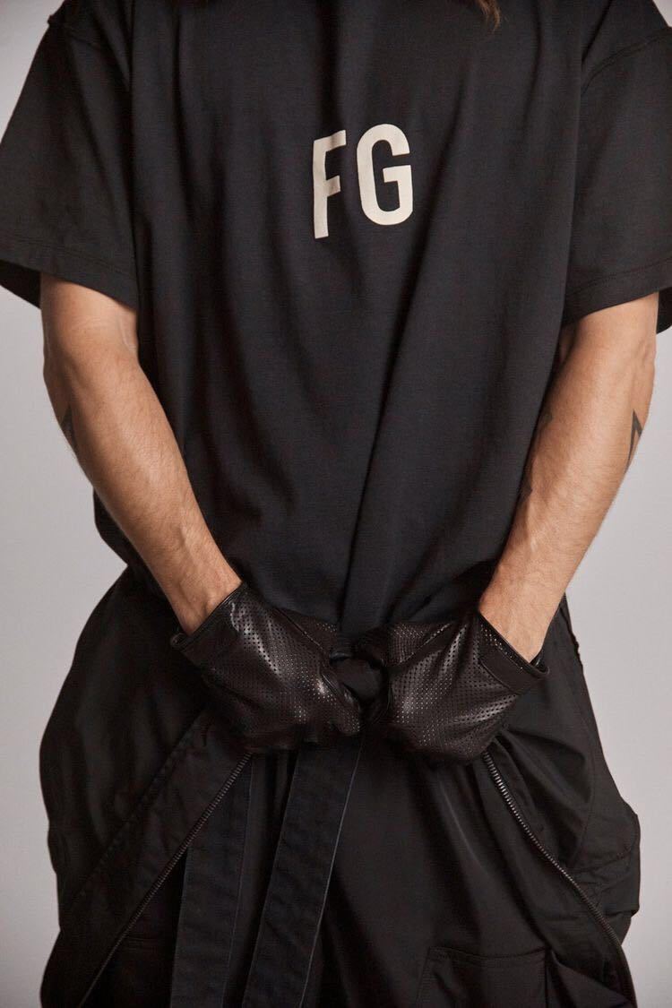 Fg ロゴtシャツ Fear Of God ブラック 黒 Fog フィアオブゴッド ジェリーロレンゾ 半袖tシャツ モデル 1円スタート 文字 ロゴ 売買されたオークション情報 Yahooの商品情報をアーカイブ公開 オークファン Aucfan Com
