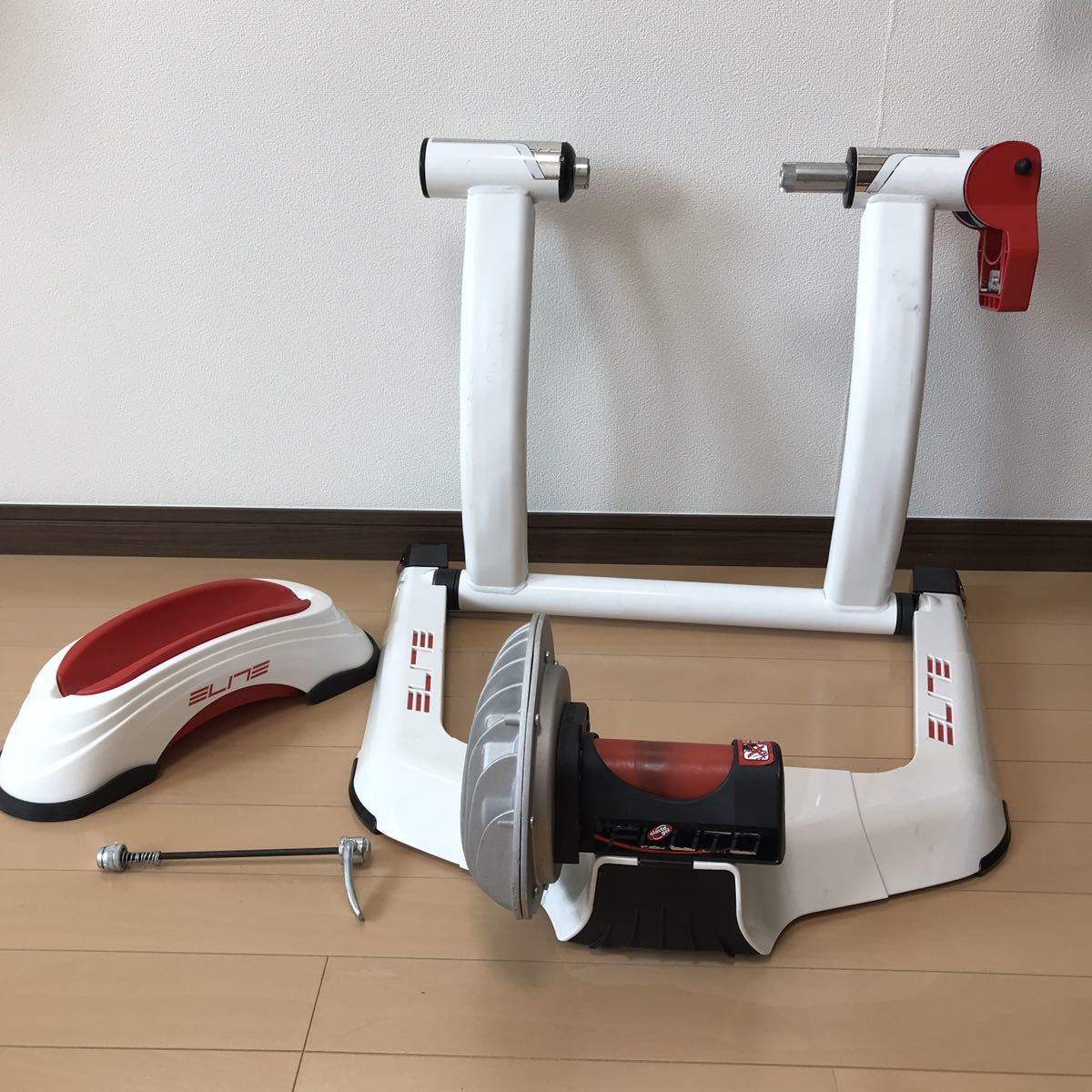 ELITE エリート QUBO FLUID キューボ フルード 固定ローラー台 おまけ付】ELITE（エリート）QUBO FLUID（キューボフルード）固定