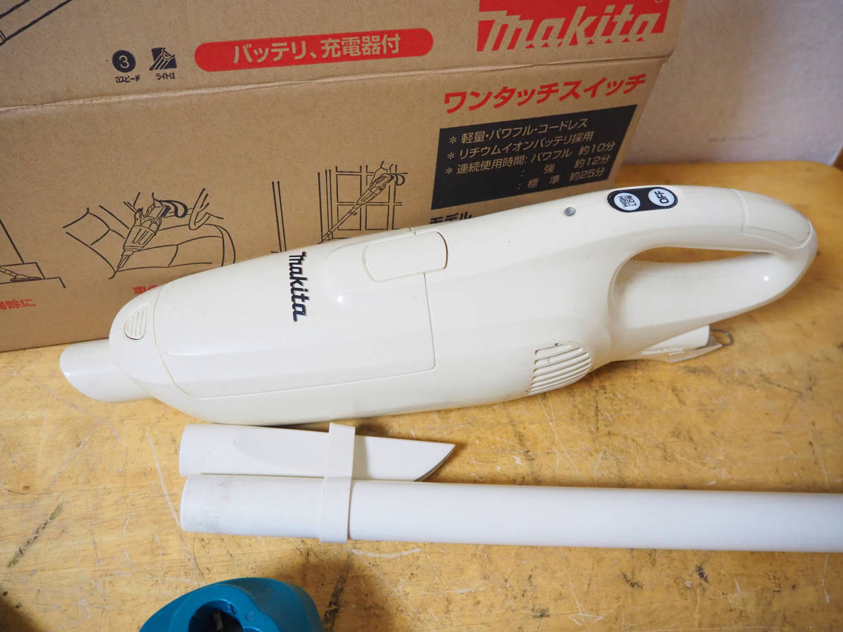 MAKITA マキタ 10.8V 充電式 クリーナー 掃除機 CL102D