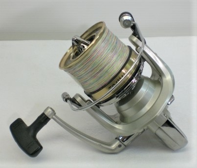 人気SALE，新作登場 ZM0561 DAIWA スピニングリール ファインサーフ35 太糸 ダイワ(ダイワ)｜売買されたオークション情報、yahooの商品情報をアーカイブ公開 - オークファン ダイワ