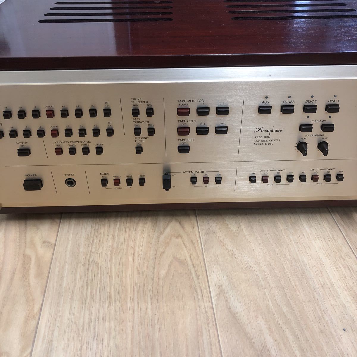 Accuphase C-240 アキュフェーズ プリアンプ 0 1 へ → 2P 電源