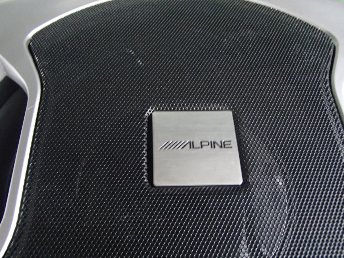 アルパイン SWE-1000 ALPINE サブウーファー。電源コードとリモコンが