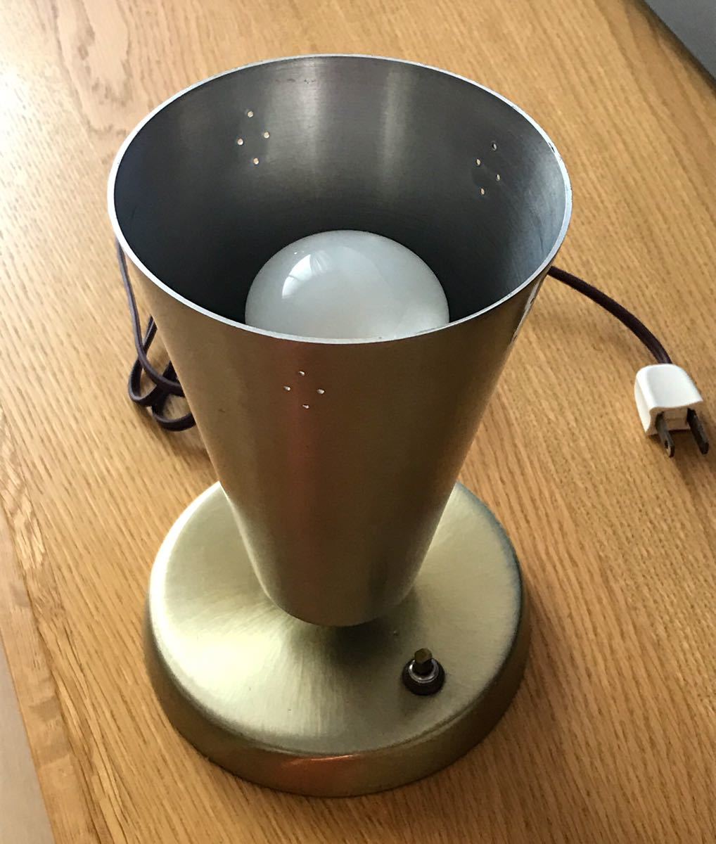  ビンテージ アルミ製 ベッドサイドランプ ブラケット ケーブル交換済 LED電球使用可 ナイトランプ アッパーライト 卓上スタンド(ナイトスタンド)｜売買されたオークション情報、yahooの商品 ナイトスタンド