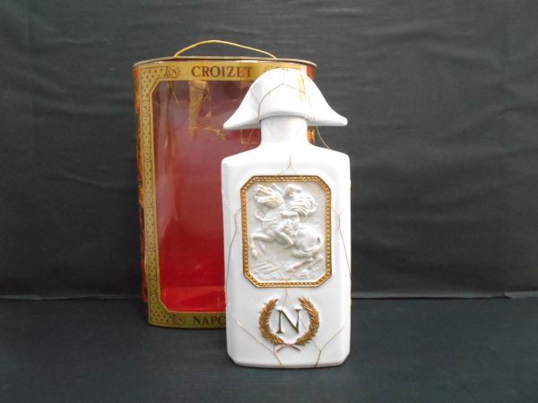新品，最新作 古酒 CROIZET クロアーゼ NAPOLEON ナポレオン COGNAC コニャック BRANDY ブランデー 白 陶器 700ml 40％ 箱 未開栓 Z31711S-M(コニャック)｜売買されたオークション情報、yahooの商品情報をアーカイブ公開 - コニャック