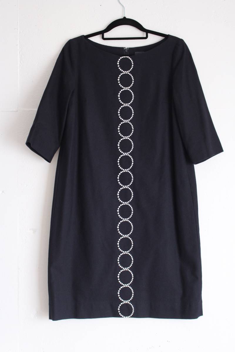 Mina Perhonen ミナペルホネン Tambourine ワンピース Navy 36サイズ 品 ミナ ペルホネン 売買されたオークション情報 Yahooの商品情報をアーカイブ公開 オークファン Aucfan Com