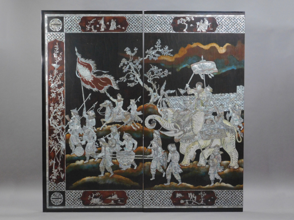| 蒔絵 文化遺産オンライン 平安象彦 京塗 百合図 青貝 螺鈿 丸盆 口径36.9㎝ 共箱 ユリの花 調度品BE472 飾り盆 - 朱漆七宝繋沈金花鳥漆絵御供飯