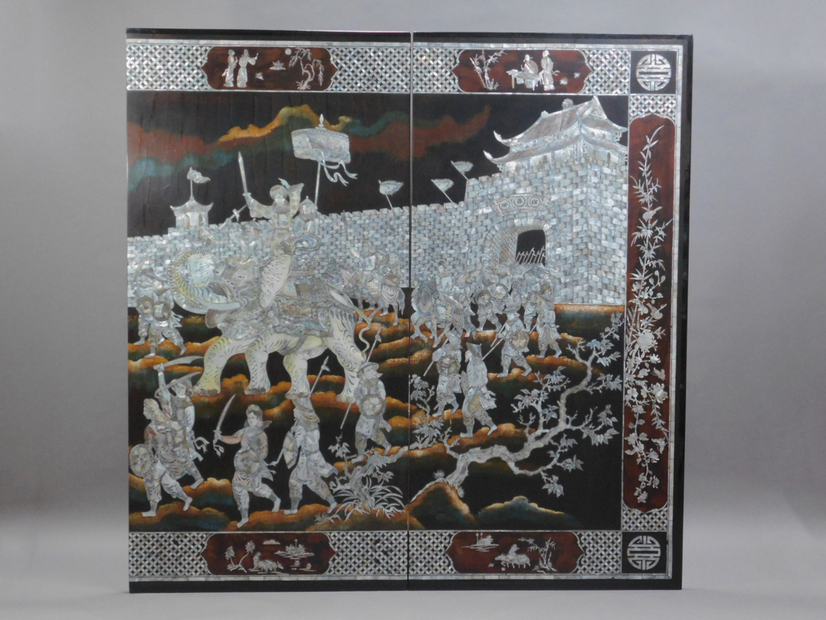| 蒔絵 文化遺産オンライン 平安象彦 京塗 百合図 青貝 螺鈿 丸盆 口径36.9㎝ 共箱 ユリの花 調度品BE472 飾り盆 - 朱漆七宝繋沈金花鳥漆絵御供飯
