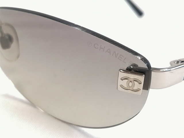 サングラス CHANEL 0 リムレス シェイプ クリア グラデーション y2k