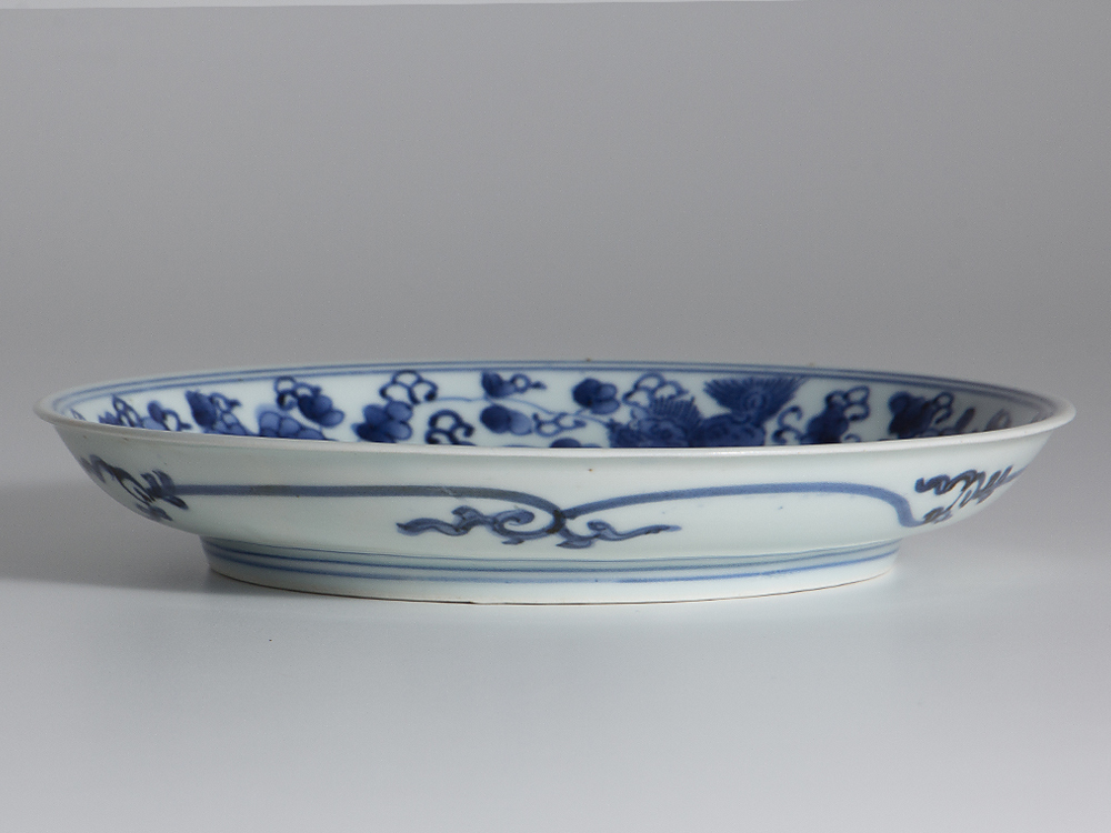 五 古伊万里染付牡丹獅子花籠文七寸皿 四客 江戸