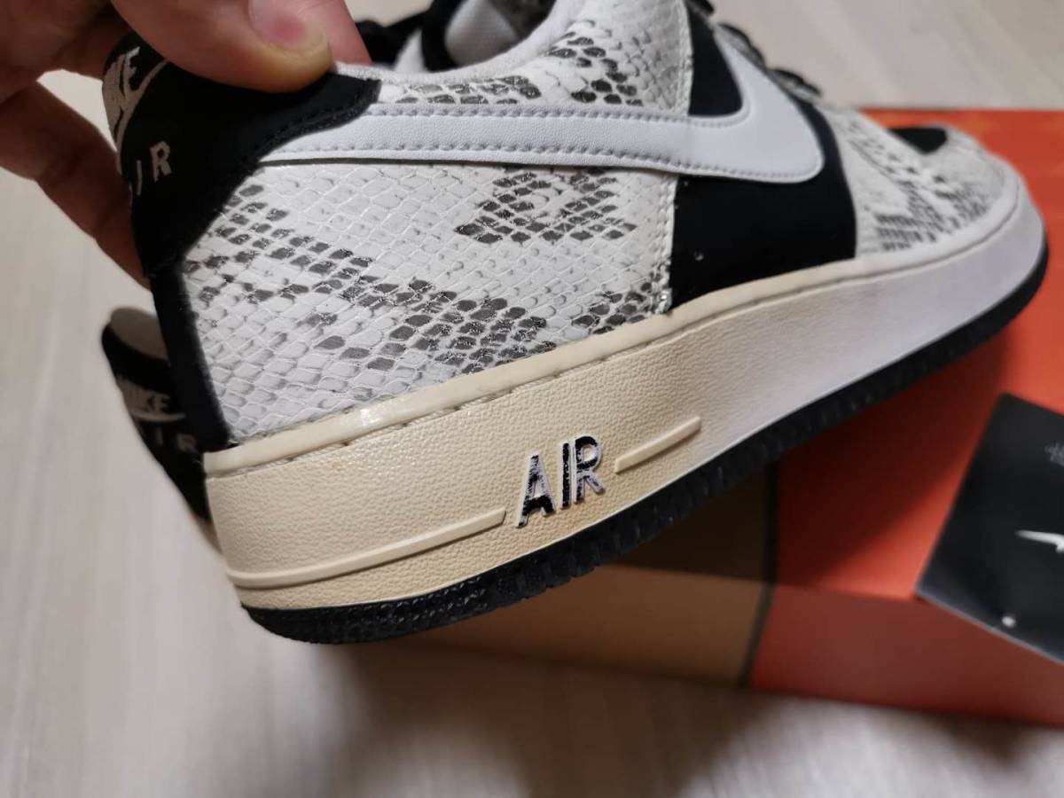 激レア 中古 AIR FORCE 1 PREMIUM 白黒蛇 ナイキ エアフォースワン 