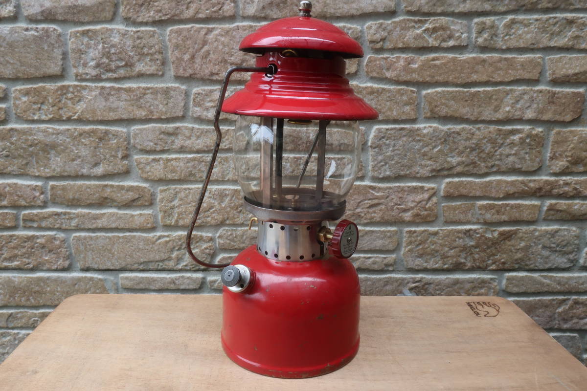 Coleman Lantern コールマン | メンテ済》コールマン'62年11月製200Aランタンレッドボーダー 200A U's LANTERN CANADA 0 COLEMAN 1961s - (コールマン) ガソリンランタン Coleman200&frasl;ランタン&frasl;アウトドア道具&frasl;CHSいろいろサイト