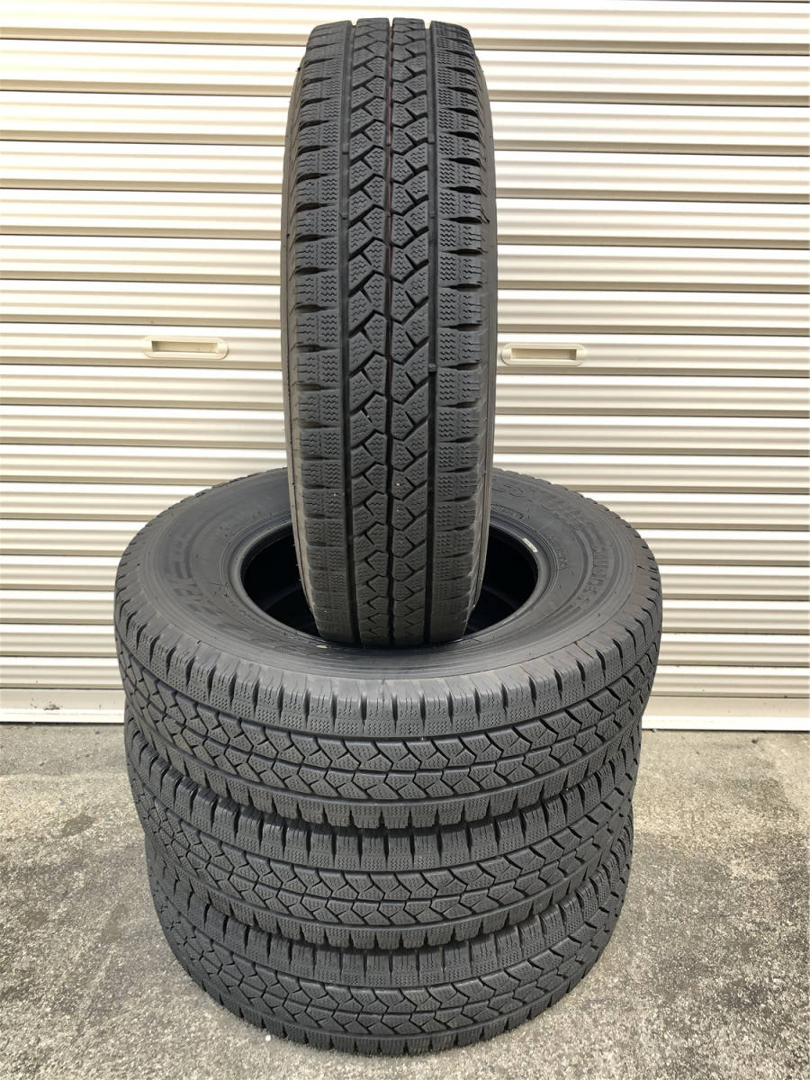 0 4本の通販 1 タイヤ 中古 バリ山 r16 A-2320)ピレリ P8 FS 205⁄55R16