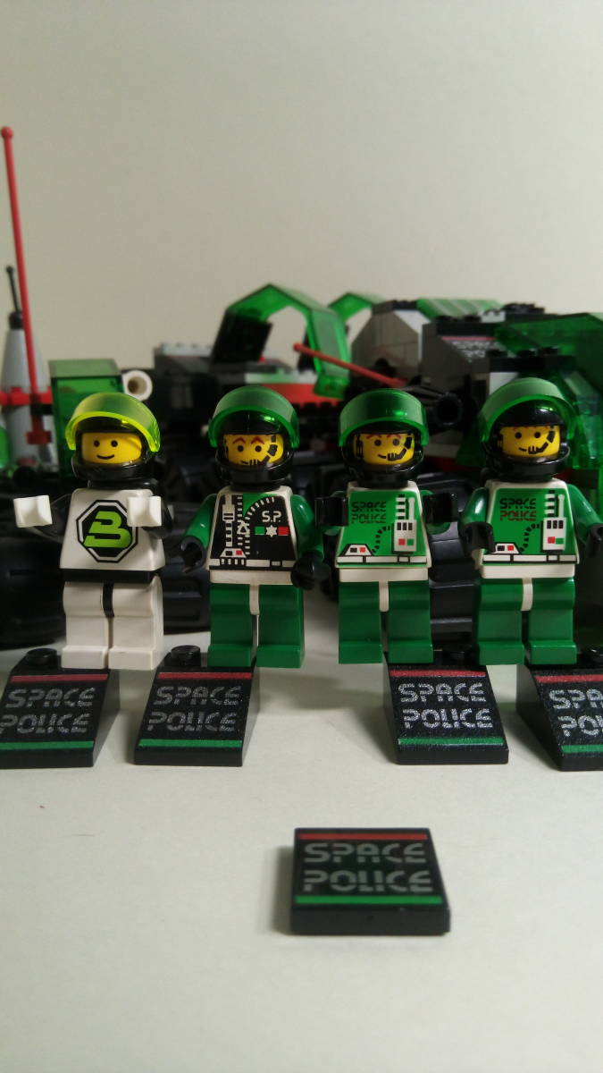 スペースポリス ブラックトロン フィグ4体 小さい車 飛行船 レゴ Lego タイヤたくさん プリントパーツ クリアパーツ 小さいロケット スペースポート 売買されたオークション情報 Yahooの商品情報をアーカイブ公開 オークファン Aucfan Com