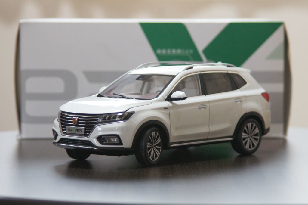 定番人気，豊富な 1/16 ROEWE eRX5 SUV W パールホワイト(乗用車)｜売買されたオークション情報、yahooの商品情報をアーカイブ公開 - オークファン 乗用車