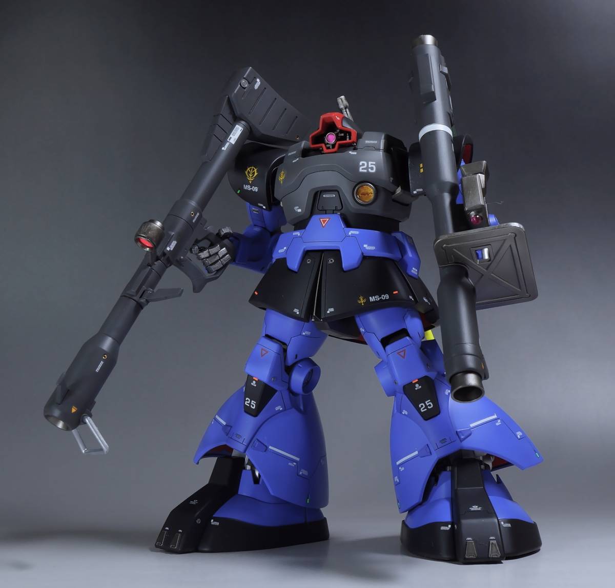 N*o様 MG 1/100 ドム（リニューアル）ランバラル専用機 塗装済完成品