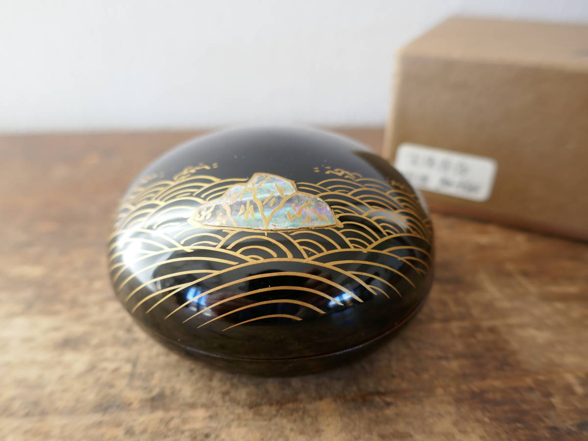 CM397 【加賀蒔絵師 高崎秋峰作】輪島塗 黒内銀地色紙面秋草蒔絵棗・内
