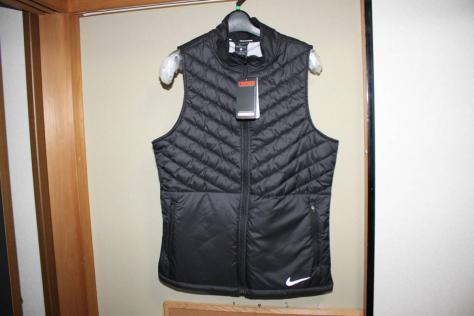 HOT，人気SALE ナイキNIKE メンズM AEROLAYER RUNNING VEST エアロレイヤーランニング中綿入りベスト CJ5479 ￥11000(ウインドブレーカー)｜売買されたオークション情報、yahooの商品情報をアーカイブ公開 - オークフ ウインドブレーカー