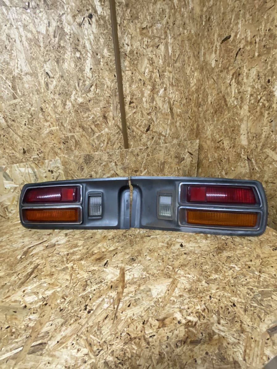 I】フェアレディZ S30 後期 純正 テール 左右セット 中古品 IKI 4098