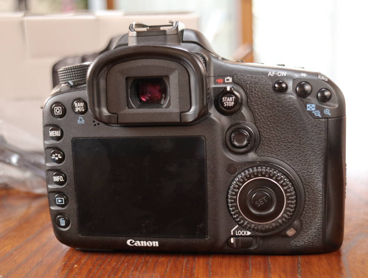 7D ボディ EOS Canon キャノン | - 中古：B(並品)キヤノン EOS7D APS-C 