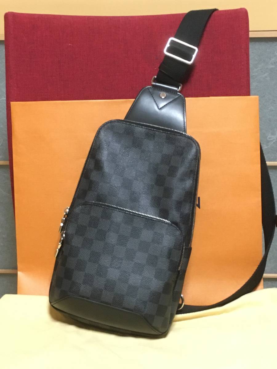 ルイ・ヴィトン LOUIS VUITTON N41719 アヴェニュースリング ダミエ グラフィット アヴェニュー 黒 ボディバッグ ショルダーバッグ 斜め掛け スタイリッシュ おしゃれ ブランド バッグ 普段用 旅 バッグ・小物・ブランド雑貨 バッグ