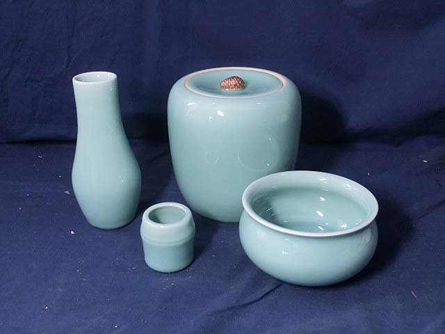 鍋島青磁 共箱 長春 青磁の 天然 青磁の値段と価格推移は？｜9件の売買
