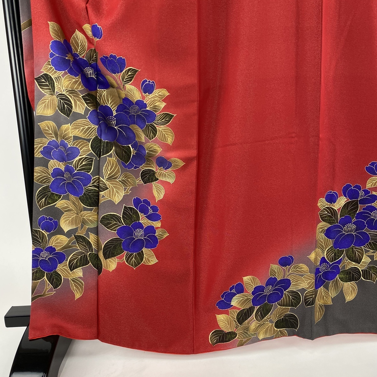 振袖 名品 椿 金通し 金彩 赤 袷 身丈165.5cm 裄丈67cm M 正絹 【中古】