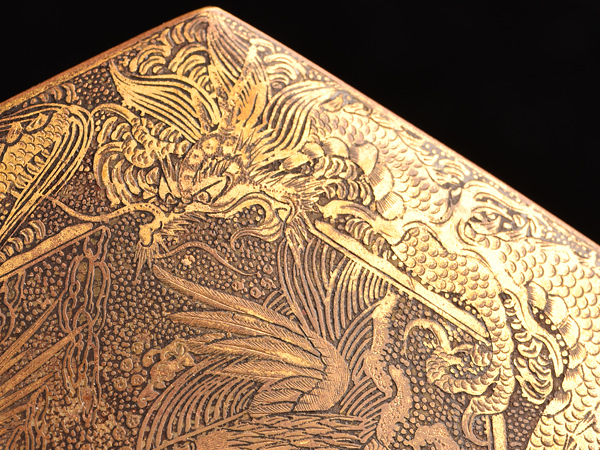 江戸明治金工　人形図　目貫一体　手彫　金象嵌　骨董品　専用箱付 明治工芸・明治金工の販売専門店ならGallery尚 駒井製 鉄地象嵌 貨幣