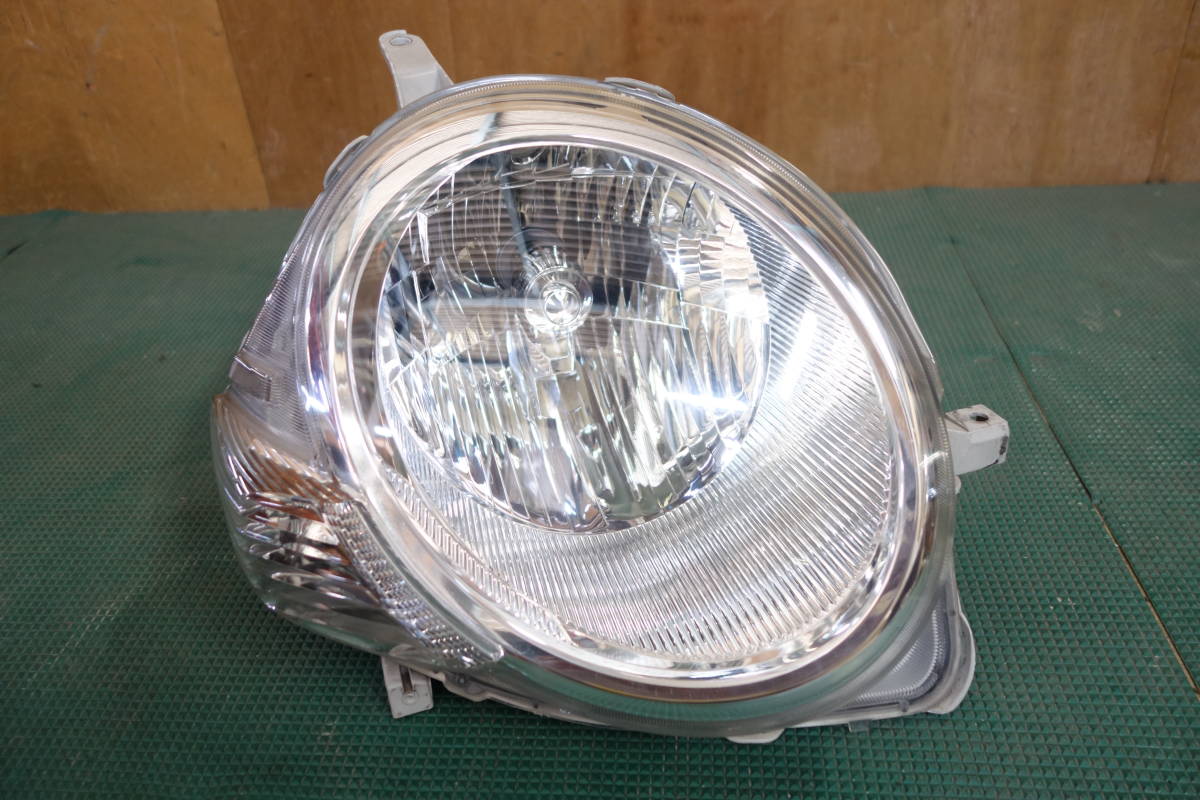 定番人気，豊富な 9411 NCP81G 後期 シエンタ 純正 右 ヘッドライト HID ASSY 52-172 打刻 H バーナー バラスト付き(ヘッドライト)｜売買されたオークション情報、yahooの商品情報をアーカイブ公開 - オークファン トヨタ用