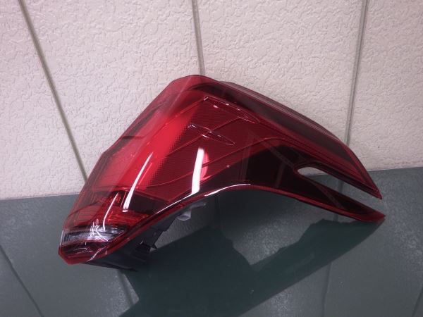 T14661 アルファード 30系 後期 右テール LED KOITO 58-75 ⑤ AGH30