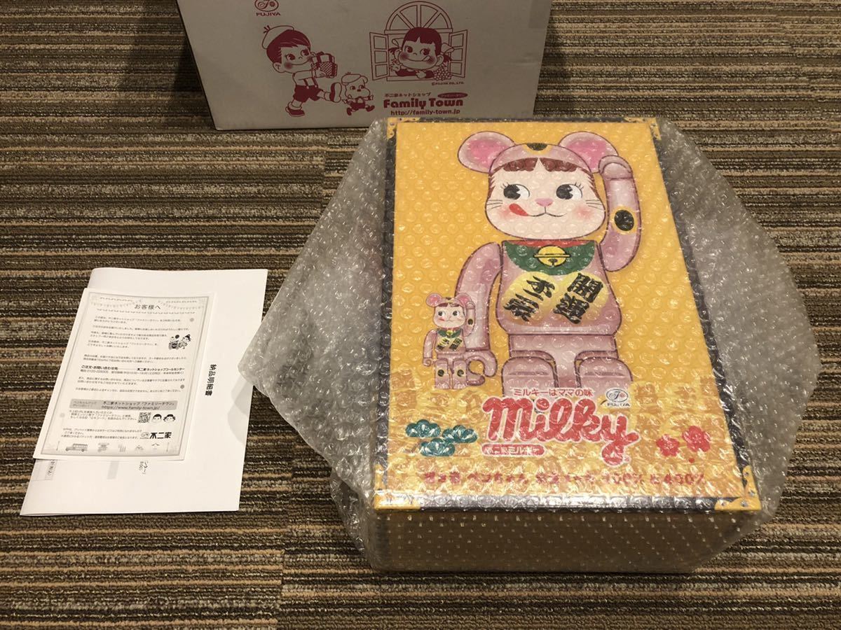【新品】BE@RBRICK 招き猫 ペコちゃん 桃金メッキ　100% 400% 不二家　ベアブリック