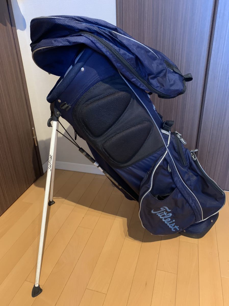 ☆最落なし☆訳ありタイトリスト ☆便利なキャディーバックです。超軽量 大型サイズ☆最適な軽々アスリートスタンドバック。