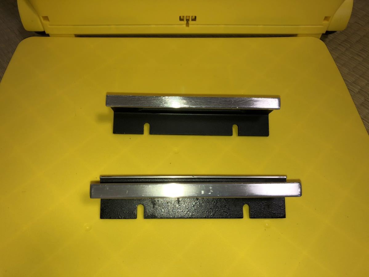 Rockwell Collins HF80系 フロントのハンドル　１組