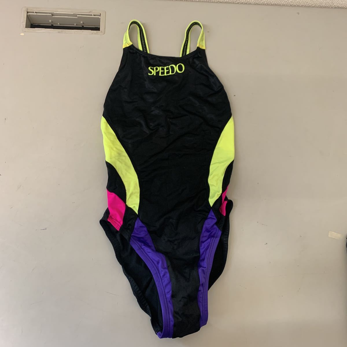  SPEEDO ハイカット 陸上水泳着 Mサイズ M12UNO ミズ 黒&times;黄緑&times;ピンク&times;紫 品(その他)｜売買されたオークション情報、yahooの商品情報をアーカイブ公開 - オークファン その他