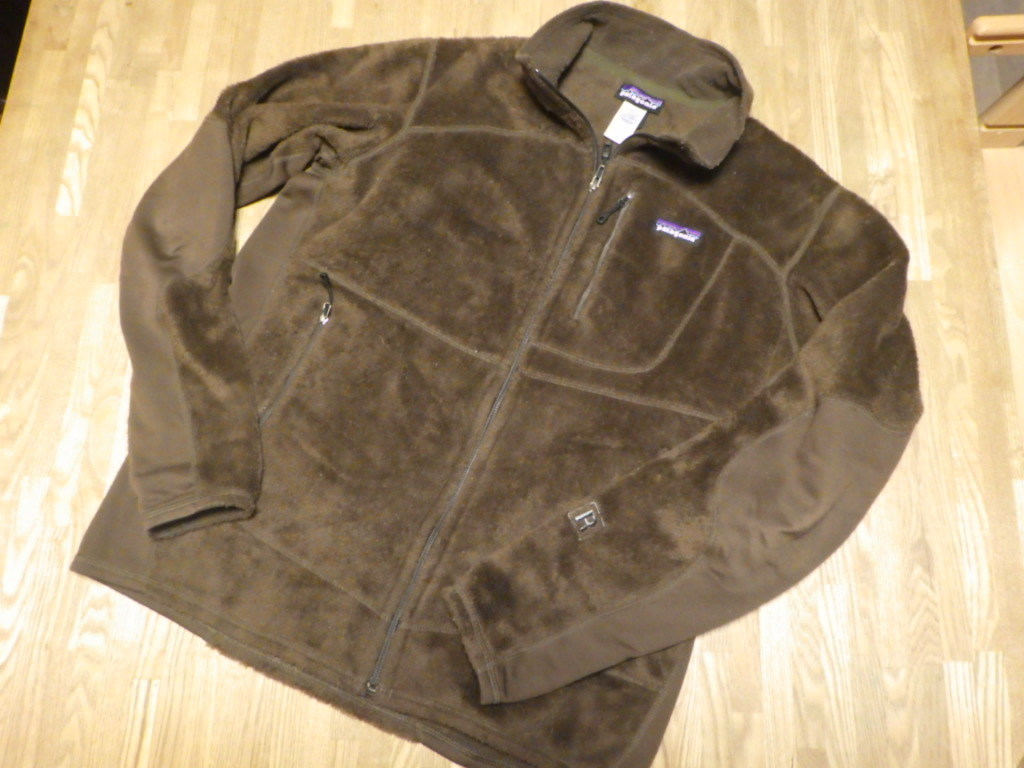 patagonia パタゴニア R2 フリースジャケット - フリース メルカリ 中古・古着通販Patagonia 09年製 2026年最新パタゴニア r2 R2（メンズファッション）の通販 S 希少パタゴニア MARS オリーブブラウン