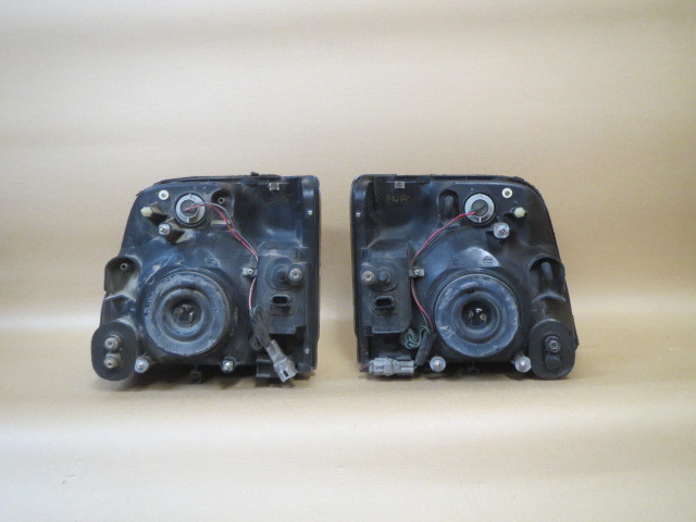 F2/ TW1/TV1サンバー ディアス後期 純正ヘッドライト左右MITUBA VC02