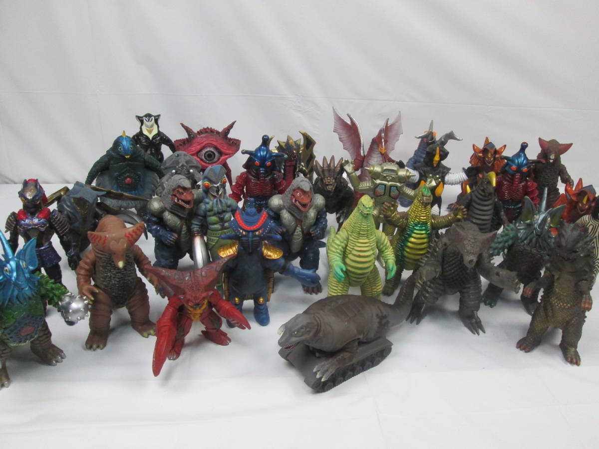 数量限定，大得価 特撮 ウルトラマン怪獣 円谷プロ ソフビ フィギュア 大量セット30体以上 まとめ売り ゴモラ 恐竜戦車 タイラント ベムラー キングジョー等(その他)｜売買されたオークション情報、yahooの商 その他