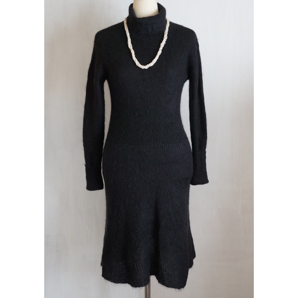 コムサデモード Comme Ca Du Mode 黒のシックなモヘアワンピース タートルネック ウール 毛 ワンピ モヘヤ ワンピース 売買されたオークション情報 Yahooの商品情報をアーカイブ公開 オークファン Aucfan Com