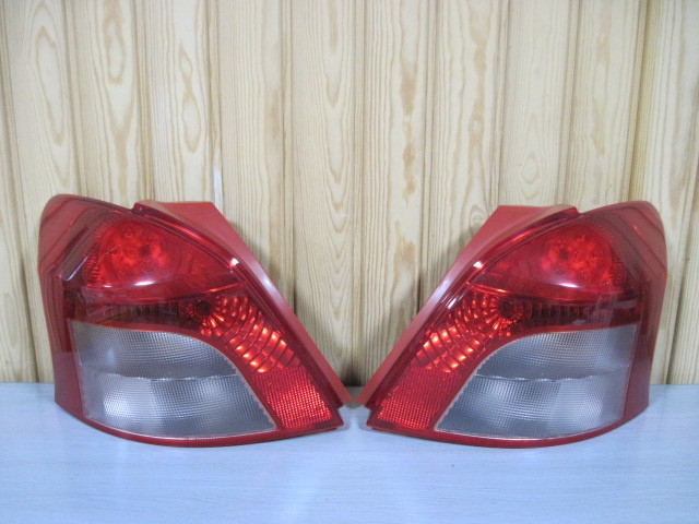 トヨタ ヴィッツ NCP95/NCP91 テールランプ 左右 セット 中古 KOITO 52