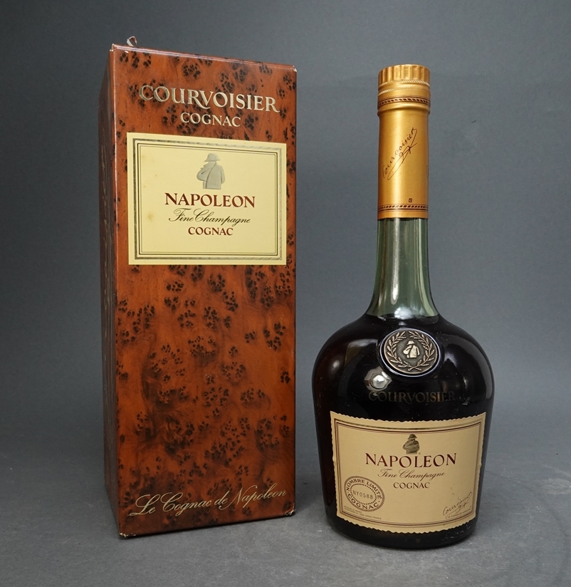 クルボアジェ ナポレオン COURVOISIER NAPOLEON 700ml : COGNAC - 40度