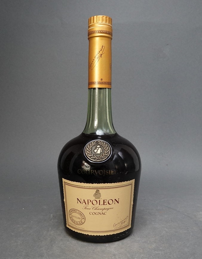 【L2】クルボアジェ ナポレオン 70年代 旧ボトル 700ml 飲料 L2クルボアジェ ナポレオン 70年代 旧ボトル ①