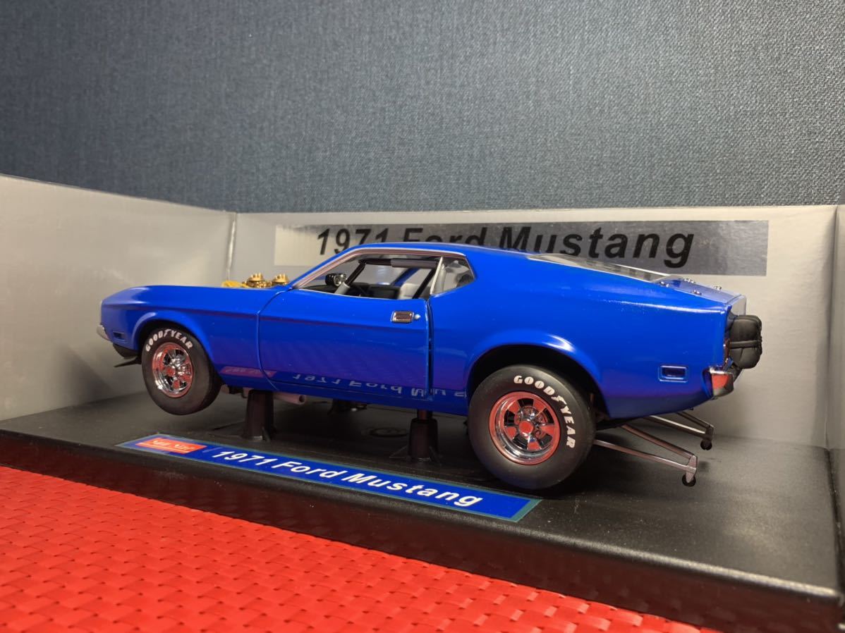 0 Ford Mustang 1 Sunstar 1⁄18 MACH - Diecast Car Mach Model
