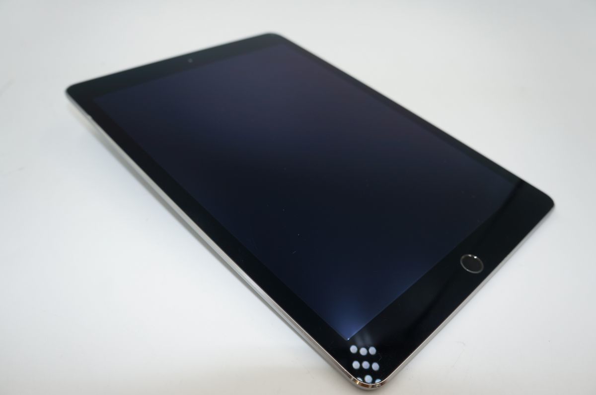 iPad Air Apple 0 16GB Wi-Fi - Gray Space Generation) MGL12LL⁄A 