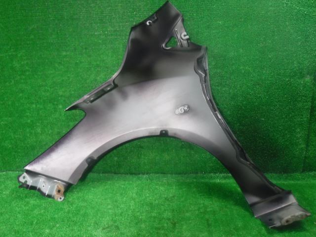 H23 デミオ DE3FS 28W 右フロントフェンダーパネル D651-52-111C