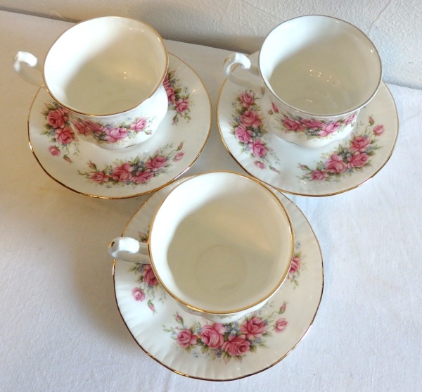 Adderley 英国のアンティーク食器、ロイヤルアダレイ（Adderley）窯の美しい ロイヤル・アダレイ コーヒー Royal UKストアルームMB268Royal ロイヤルアダレイAdderley 5個ビンテージ美品 バラのカップ・ソーサー 1960s メルカリ ROYAL イギリス カップ&amp;ソーサー ヴィンテージ &frasl;